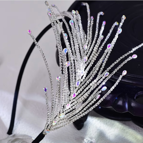 Elegant Rhinestone Headband - Picture 4 of 6